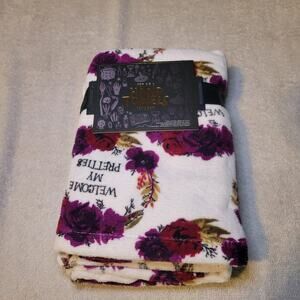 Purple Flowers Floral Halloween Welcome My Pretties Bathroom Hand Towels set NWT